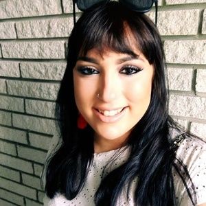 Meet your Posher, Isabelle